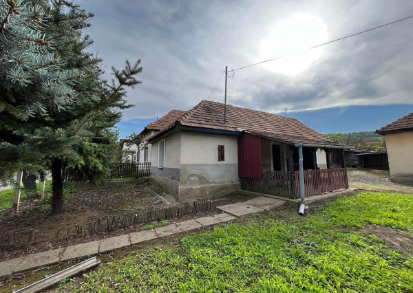 FELSŐTELEKES- 2 izbová chalupa pri prameni