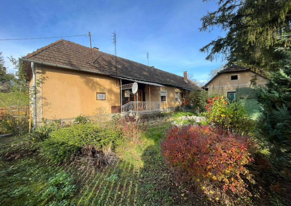 TORNASZENTJAKAB- 3 izbový rodinný dom s letnou kuchyňou