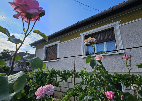 Perkupa - 3 izbový rodinný dom vo výbornom stave na krásnom pozemku 27á