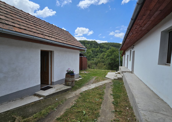 Vágáshuta - dva domy na jednom pozemku, panoramatický výhľad