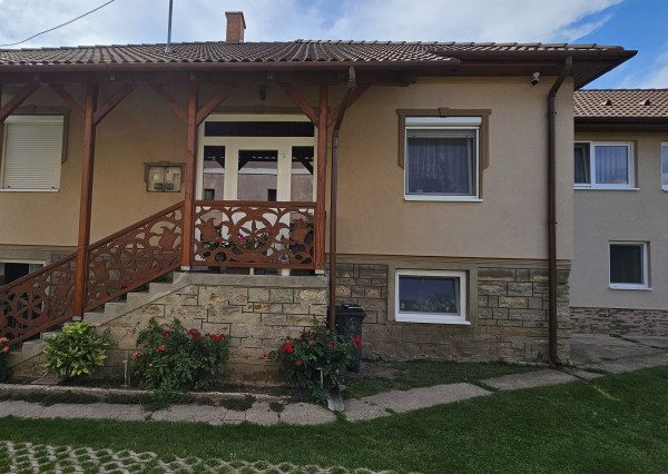 PERKUPA - nádherný 3 izbový rodinný dom, kompletná reknoštrukcia, 20á pozemok