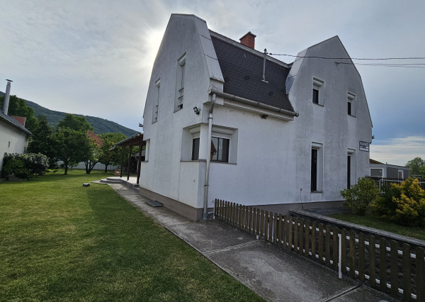 Sátoraljaújhely - Slovenské Nové Mesto - veľký rodinný dom s podnikaním