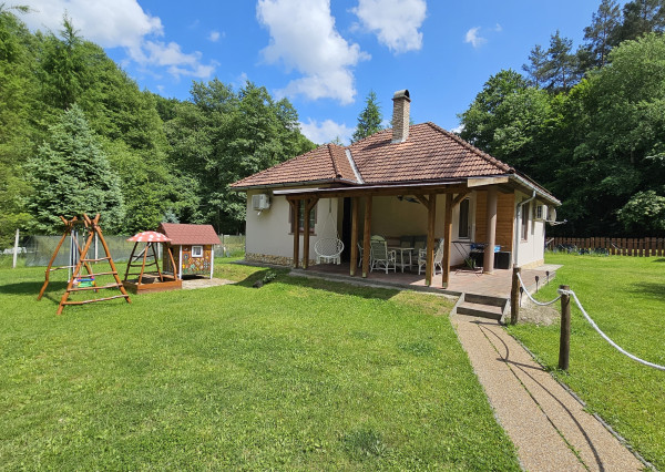 Nagyhuta - výnimočná nehnuteľnosť - panzión - na samote u lesa