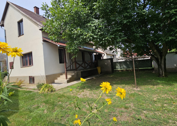 Vilmány - 5 izbový rodinný dom aj  na trvalé bývanie výborný stav