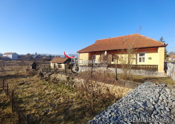 RD s veľkým pozemkom 4800m2 v meste Szendrő - GEMINIBROKER