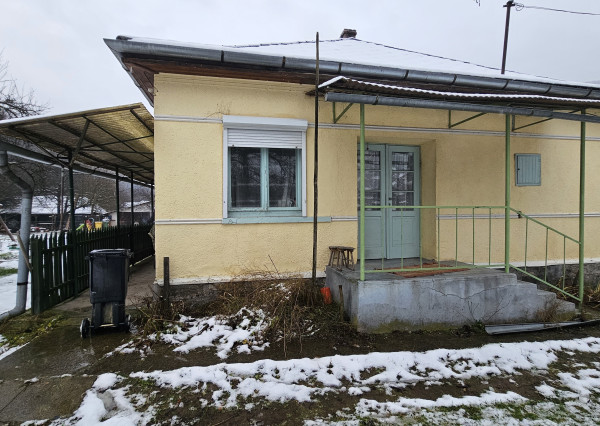 Kishuta - 2 izbový  rodinný dom na peknom pozemku pod lesom