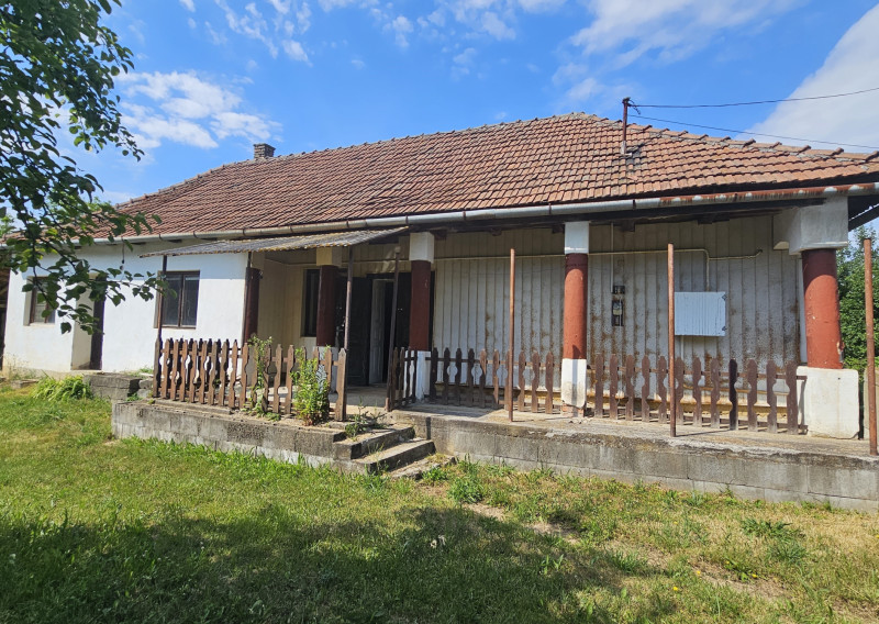 Hidasnémeti - 2 izbová chalupa na peknom veľkom pozemku blízko Košíc